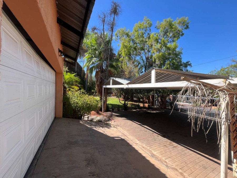4 Bedroom Property for Sale in Die Rand Northern Cape
